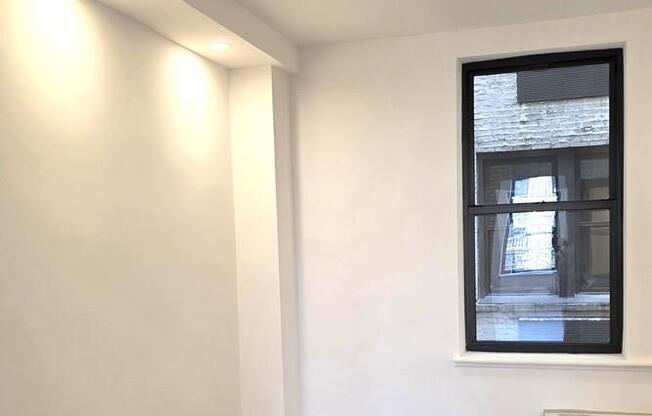 1 bed, 1 bath, $5,500, Unit 8I