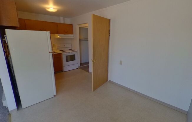 1 bed, 1 bath, 550 sqft, $1,095, Unit 614