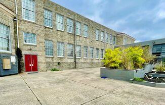 Spacious 2 Bedroom Apartment FOR RENT in Chester PA $1275
