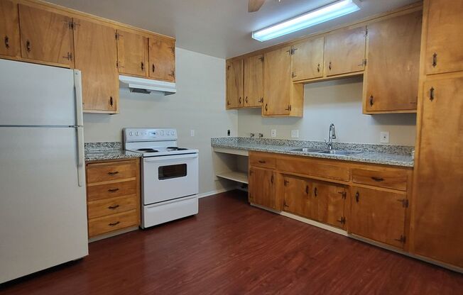 2 beds, 1 bath, 850 sqft, $1,695, Unit 4554