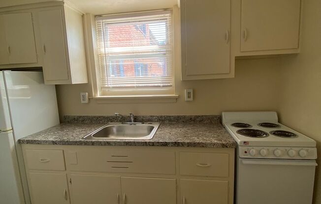 1 bed, 1 bath, 610 sqft, $995, Unit G204