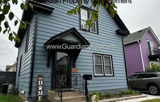Northeast Minneapolis Single Family Home, Dishwasher, Hardwood Floors, W/D in Unit