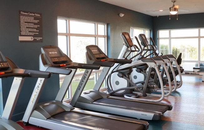 24 hour fitness center treadmills
