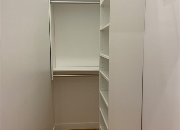 2 beds, 1 bath, $2,250, Unit 303