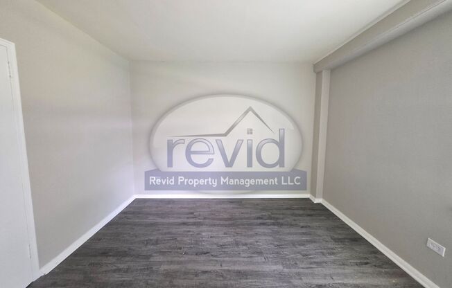 2 beds, 1 bath, 752 sqft, $995, Unit 1300-5