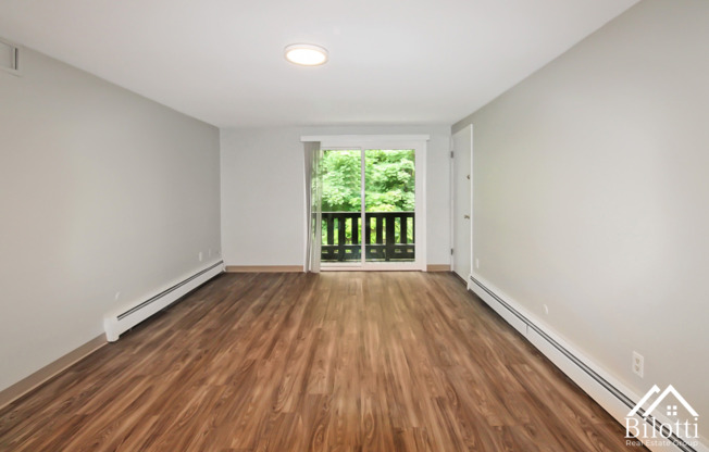 2 beds, 2 baths, 770 sqft, $1,950, Unit 262-12