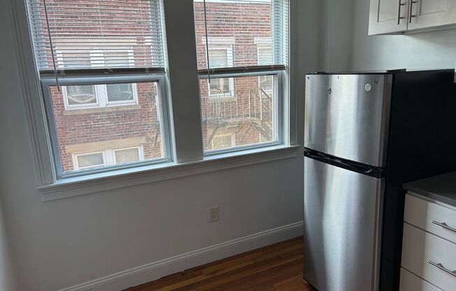 2 beds, 2 baths, 690 sqft, $2,400, Unit 109 Summer #116