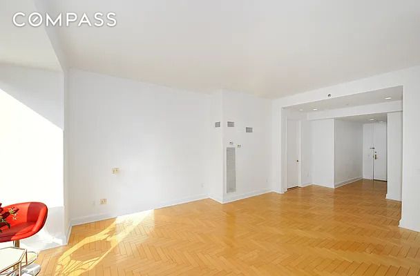 2 beds, 2 baths, $8,750, Unit 56E