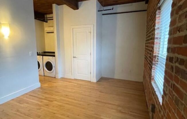 1 bed, 1 bath, 465 sqft, $1,250, Unit Apt 231