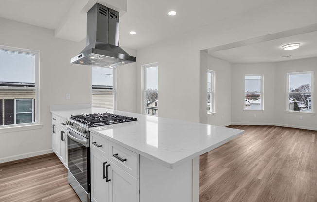 12 ALPINE ST