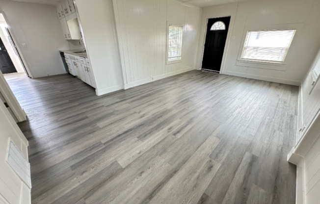 102 N 9 AVE