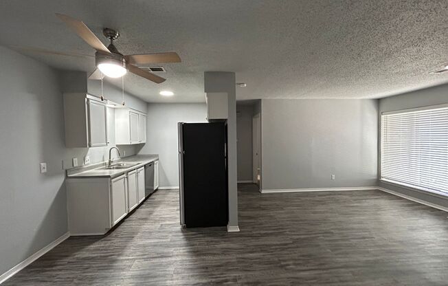 2 beds, 2 baths, 1,100 sqft, $1,050, Unit 217