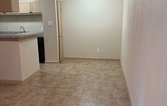 1 bed, 1 bath, 682 sqft, $925, Unit 406
