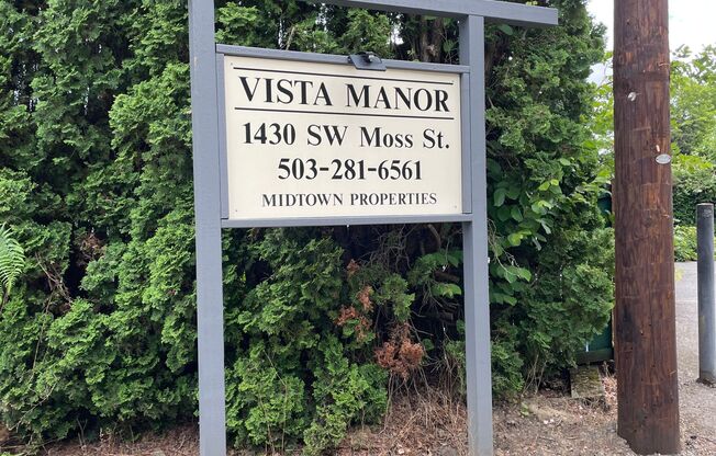 Vista Manor