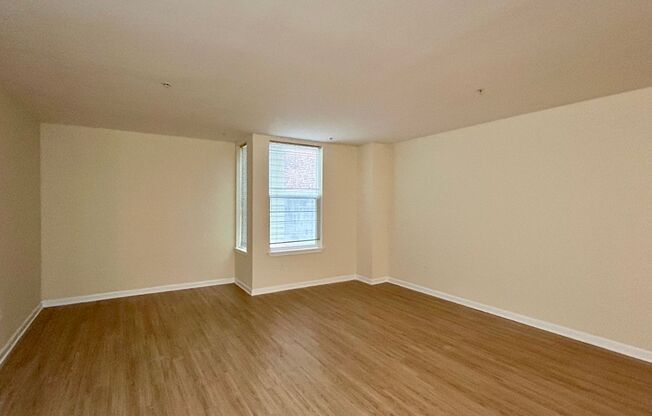 Studio, 1 bath, 596 sqft, $1,450, Unit 413 Unit 102