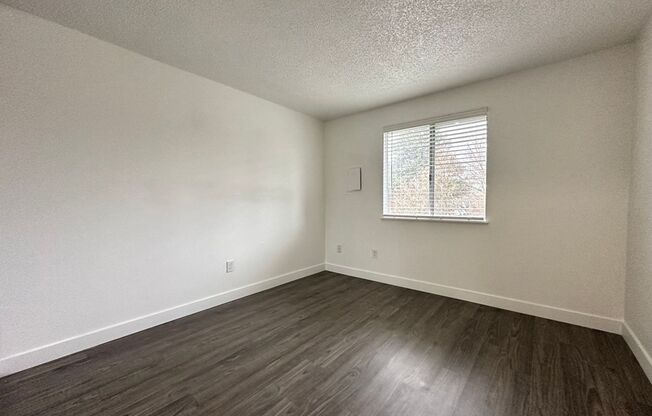 1 bed, 1 bath, 592 sqft, $1,415, Unit 49