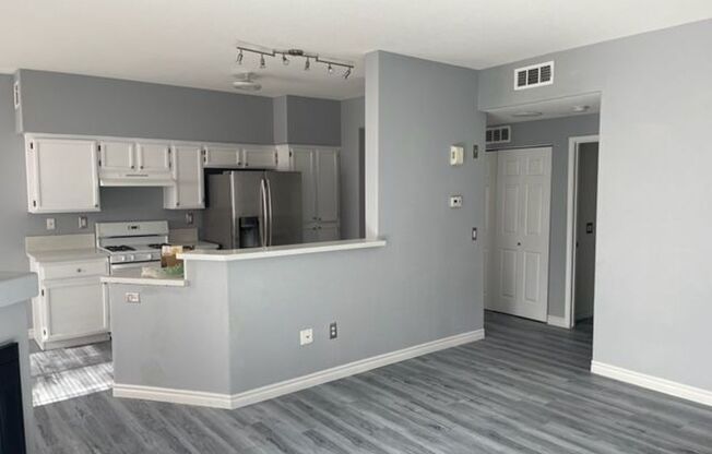 2 Bedroom Condo in Silverado Ranch!