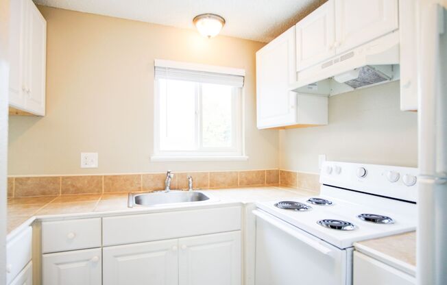 Rare Availability: Cheery 2-Bed Ready Soon!