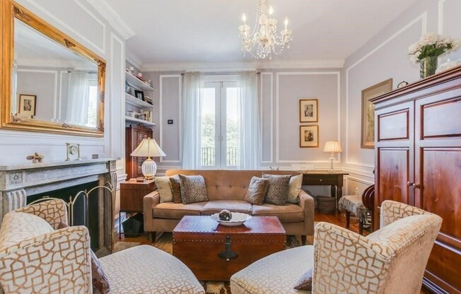 164 BEACON ST