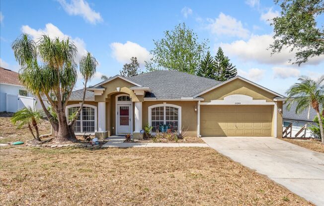 3/2 Lake view!
