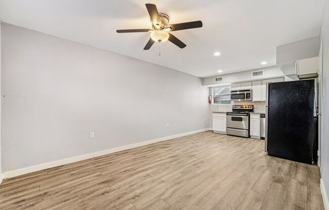 Studio, 1 bath, 500 sqft, $965, Unit 2807 Beauchamp - STUDIO1