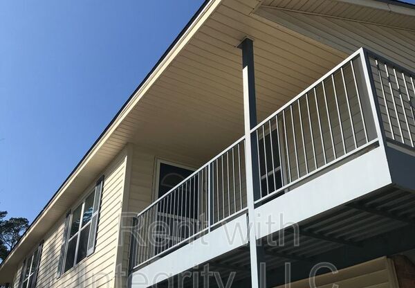 152 D LOCKE ST