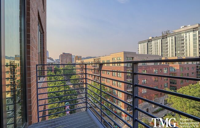 1 bed, 1.5 baths, $2,595