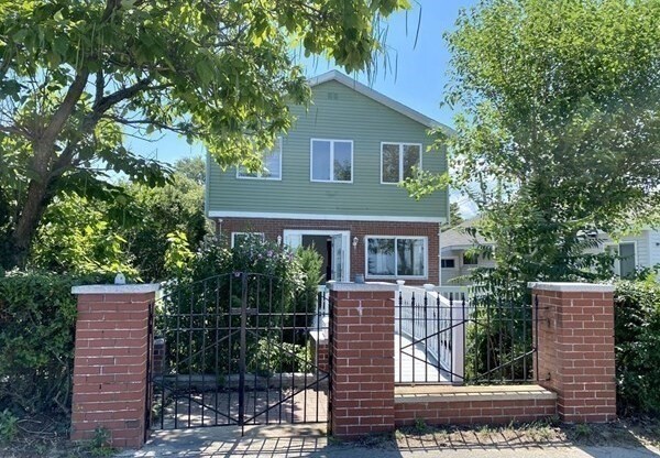 857 Quincy Shore Dr