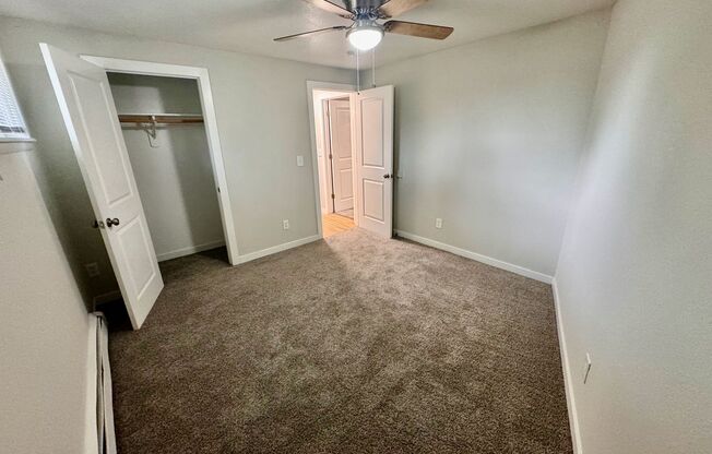 2 beds, 1 bath, 800 sqft, $1,275, Unit 10