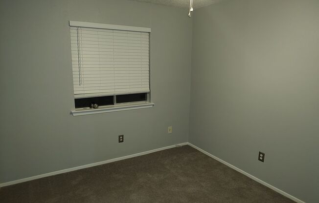 Nice duplex in South Austin off Burleson & Oltorf, close to downtown