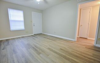 2 beds, 1 bath, $850, Unit A