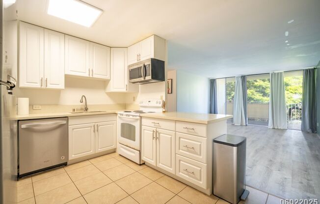 $2,500 /2 Bed /1 Bath / 2 PARKING In beautiful Mililani
