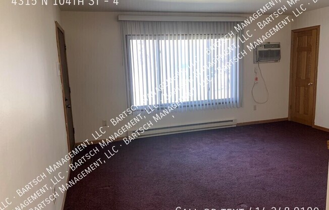 4315 N 104 ST