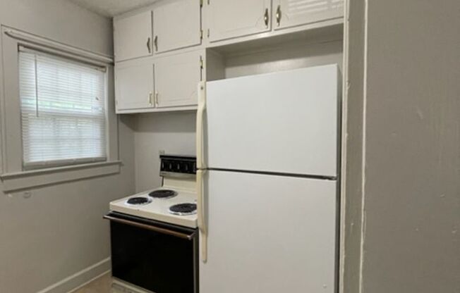 2 beds, 1 bath, $1,650