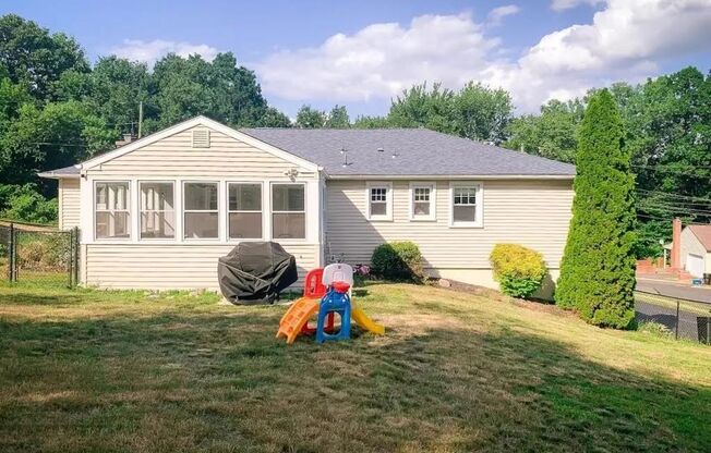 4 PIERSON DR