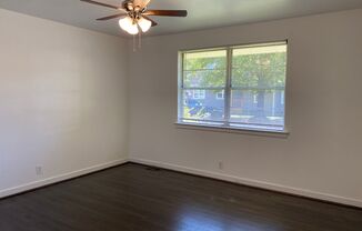 2 beds, 1 bath, $1,395