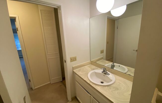 1 bed, 1 bath, 812 sqft, $1,250, Unit 101-115