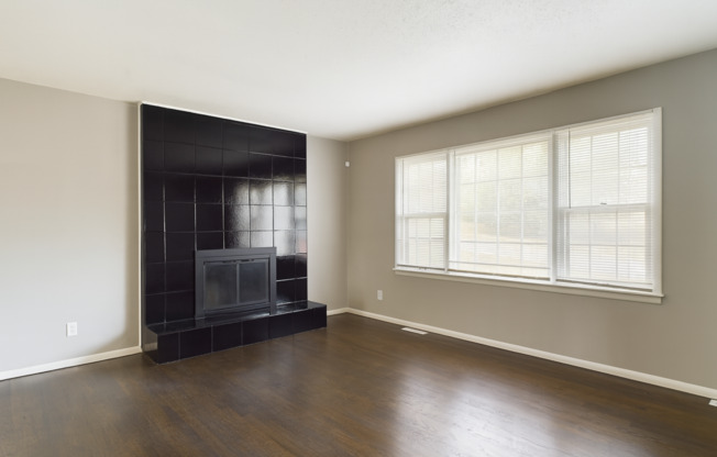 Charming 3-bed, 1-bath home with gleaming hardwood floors!