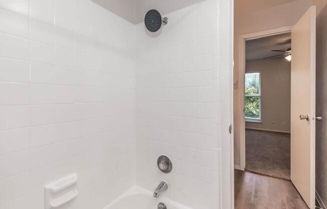 2 beds, 1.5 baths, 890 sqft, $1,309