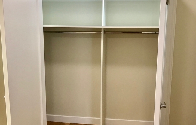 Studio, 1 bath, $3,795, Unit 5L