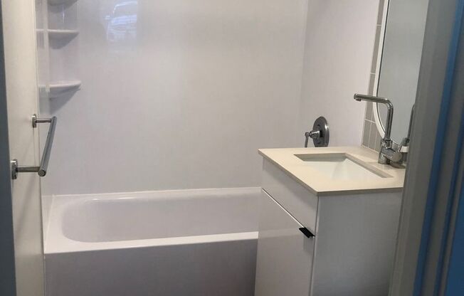 Studio, 1 bath, 375 sqft, $1,450, Unit 303