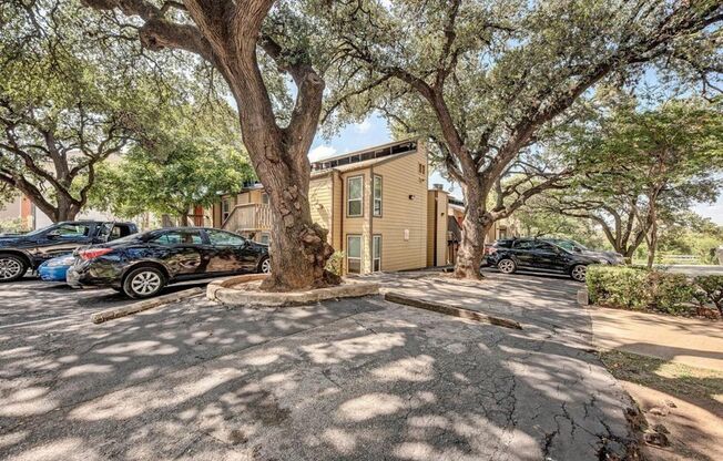 Studio Condo in the Heart of West Campus!