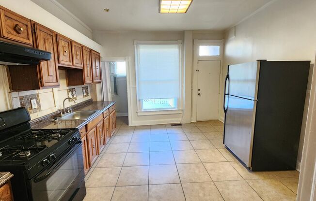 Beautiful 2.5 Bedroom 1.5 Bathroom West Baltimore Town Home