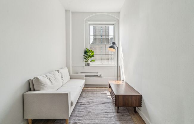 1 bed, 1 bath, 350 sqft, $1,352, Unit 207