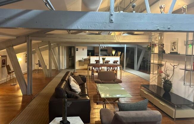 Globe Tobacco Lofts