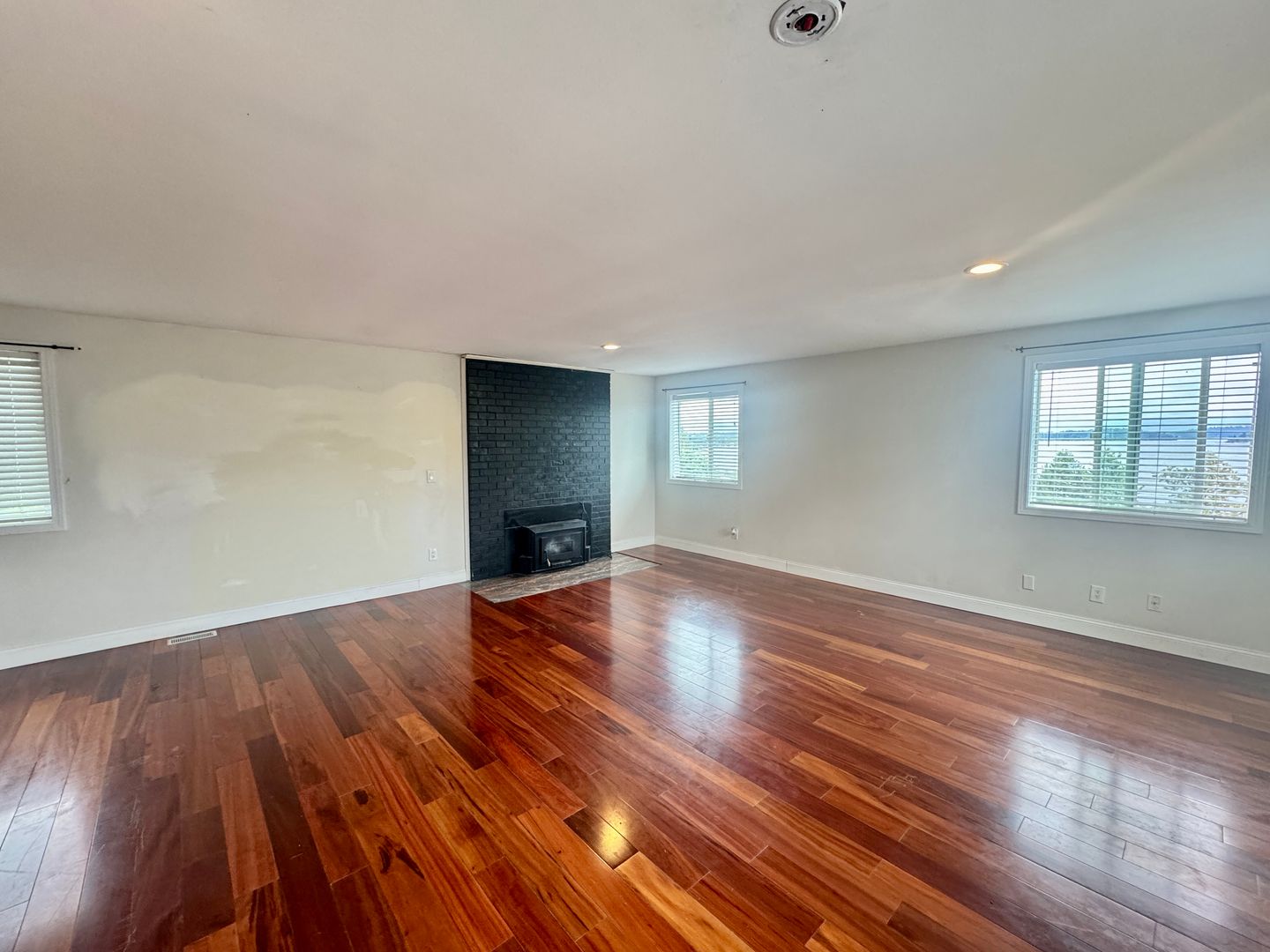 Must See Home!!