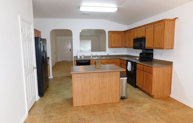 3 beds, 2 baths, $1,600