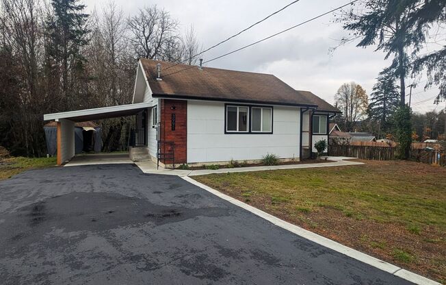 Fully Remodeled 2-Bedroom Home in Bremerton!