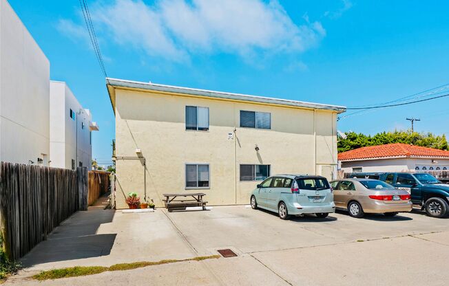 Evergreen Ave Apartments