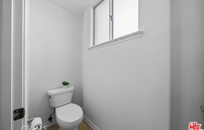 2 beds, 2 baths, 1,330 sqft, $3,600, Unit 510